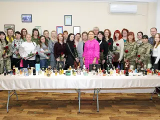 Атмосферний захід «Аромати душі» для жінок-військових, дружин та матерів військовослужбовців нашого міста.💫
