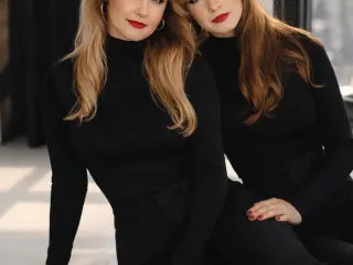 Команда Криворізької міської організації ВО «Батьківщина» щиро вітає з родинним святом Ольгу Бабенко та Марію Бабенко!