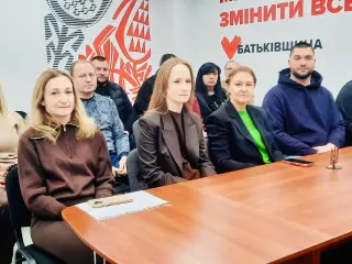 Сьогодні команда Криворізької міської організації ВО «Батьківщина» на чолі з Ольгою Бабенко взяла участь у селекторній нараді з Юлією Тимошенко.