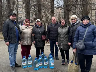 💧 У рамках турботи про мешканців району та підтримки людей у непростих умовах команда Криворізької міської організації ВО «Батьківщина» продовжує реалізовувати важливі соціальні ініціативи.